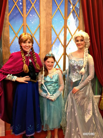 Frozen Elsa Anna Norway Pavilion filmprincesses.filminspector.com